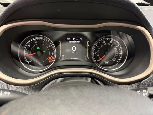 Used 2015 Jeep Cherokee Latitude w/ Cold Weather Group FWD image 32