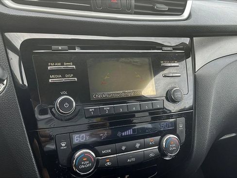 Used 2015 Nissan Rogue SV AWD/4WD image 15