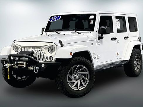 Used 2017 Jeep Wrangler Unlimited Sahara AWD/4WD image 3