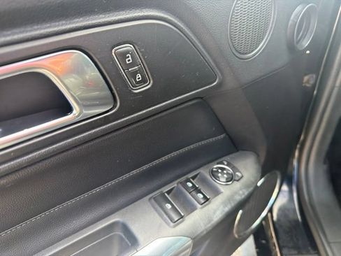 Used 2019 Ford Mustang Premium RWD image 9