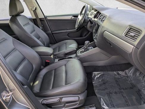 Used 2017 Volkswagen Jetta SE image 21