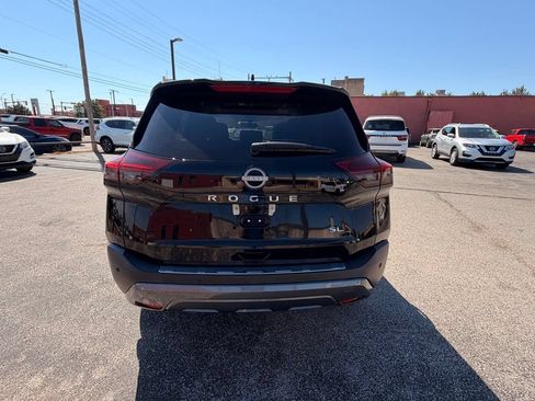 Certified 2023 Nissan Rogue SL w/ SL Premium Package FWD image 5