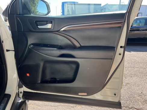 Used 2016 Toyota Highlander Limited image 11