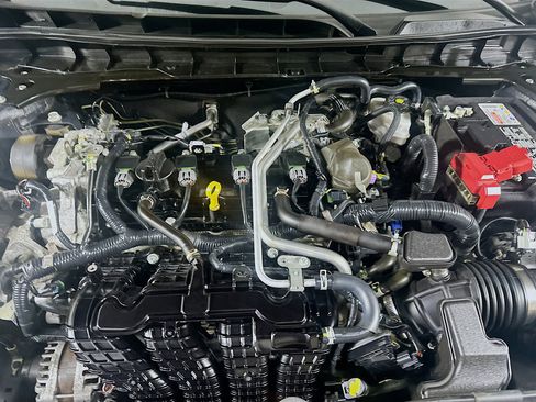 Used 2024 Nissan Altima 2.5 SV image 31