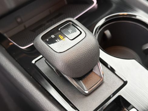 Used 2024 Nissan Rogue SL w/ SL Premium Package image 36