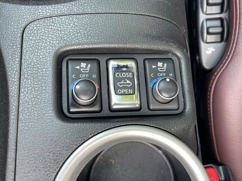 Used 2010 Nissan 370Z Touring w/ Sport Pkg RWD image 31