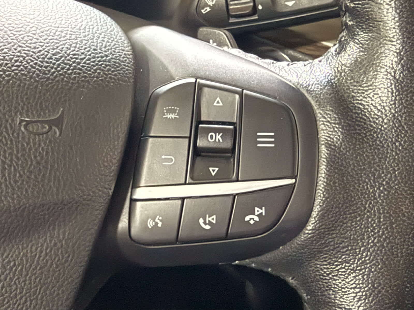 Used 2020 Ford Escape Titanium AWD/4WD image 19