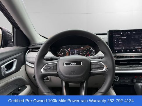Used 2022 Jeep Compass Latitude AWD/4WD image 7