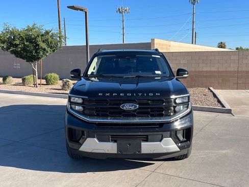 Used 2025 Ford Expedition Max Platinum AWD/4WD image 4