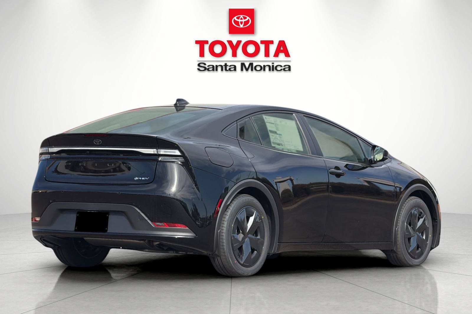 New 2027 Toyota Prius Plug-In Hybrid FWD image 3