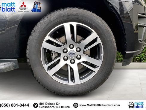 Used 2024 Ford Expedition Limited image 10