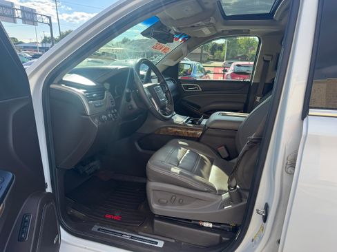 Used 2016 GMC Yukon XL Denali w/ Open Road Package AWD/4WD image 9