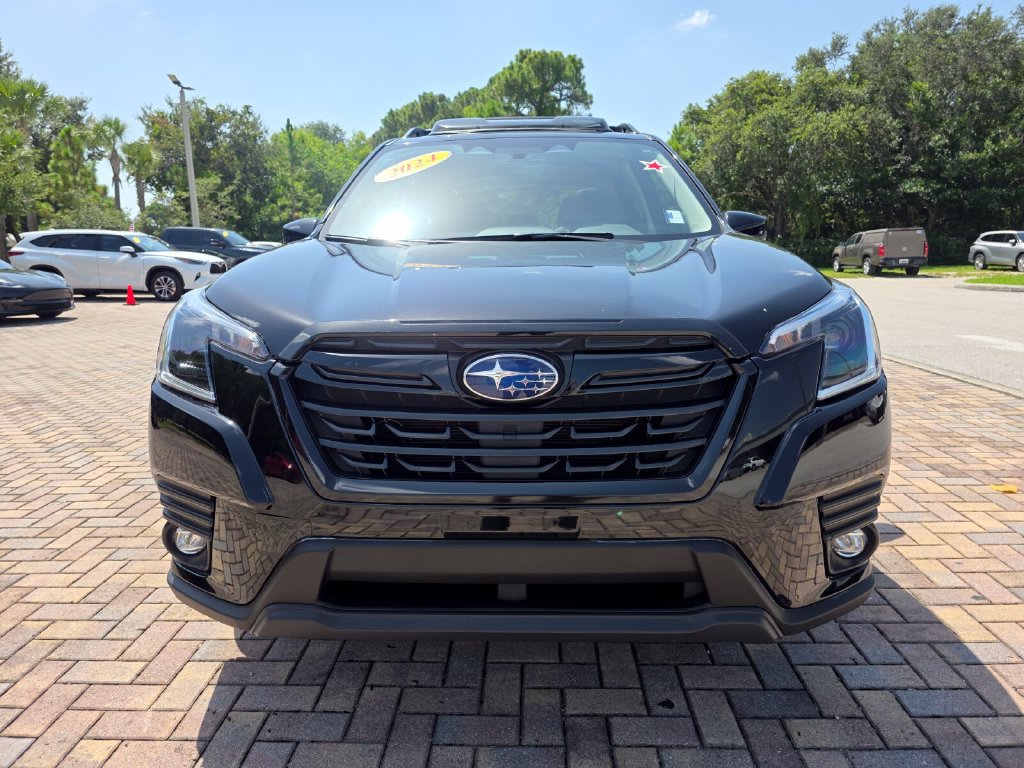 Used 2024 Subaru Forester Premium AWD/4WD image 2