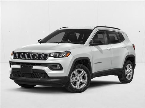 Used 2024 Jeep Compass Latitude AWD/4WD image 1