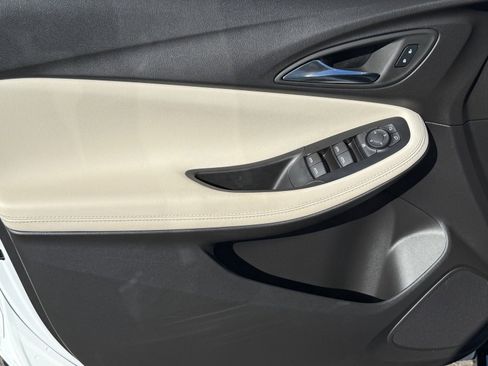 Used 2025 Buick Encore GX Sport Touring w/ Advanced Technology Package image 17