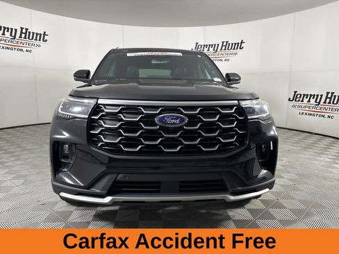 Used 2025 Ford Explorer Platinum image 3