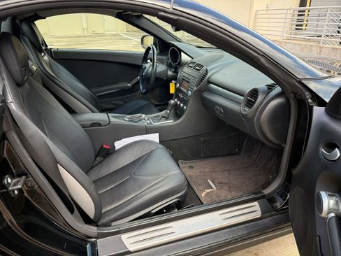 Used 2009 Mercedes-Benz SLK 350 image 16