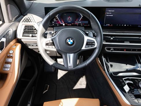 Used 2025 BMW X7 xDrive40i w/ M Sport Package AWD/4WD image 42