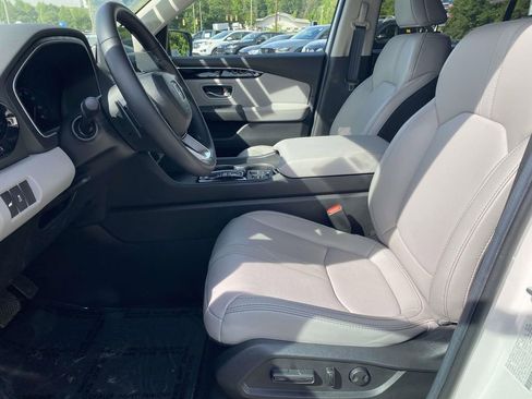 Certified 2025 Honda Pilot EX-L image 13