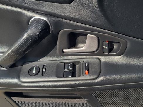 Used 2004 Honda S2000 image 28