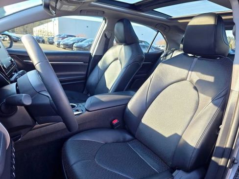 Used 2022 Toyota Camry XLE w/ Navigation Package image 25