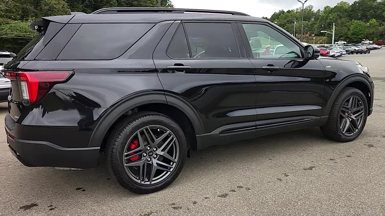 Used 2025 Ford Explorer ST-Line w/ Premium Package AWD/4WD image 6