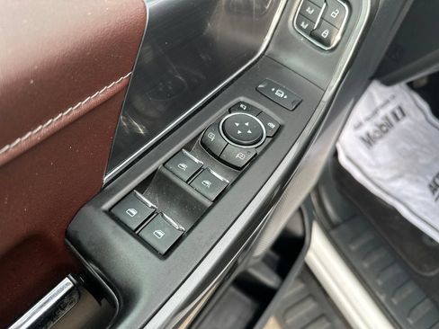 Used 2023 Ford F150 Lariat AWD/4WD image 11