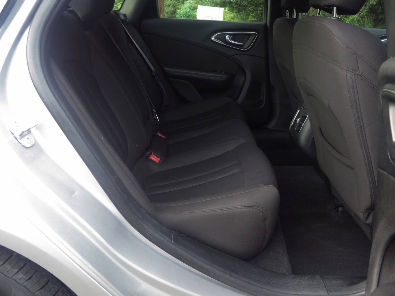Used 2015 Chrysler 200 Limited w/ Convenience Group FWD image 17