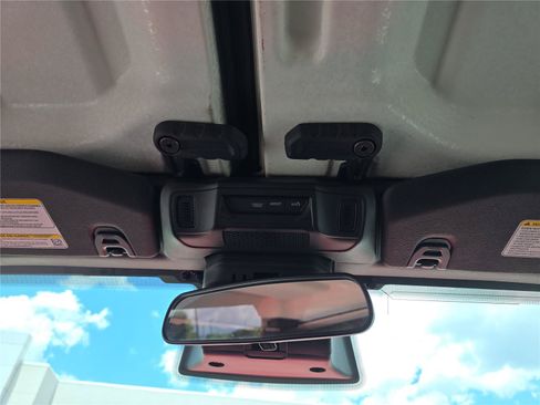 Used 2025 Jeep Wrangler Unlimited Sahara AWD/4WD image 25