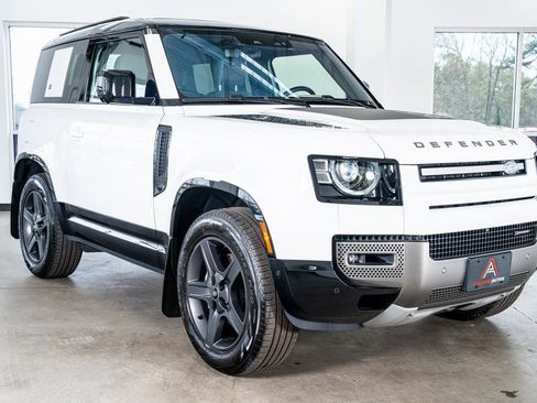 Used 2022 Land Rover Defender 90 X-Dynamic S image 4