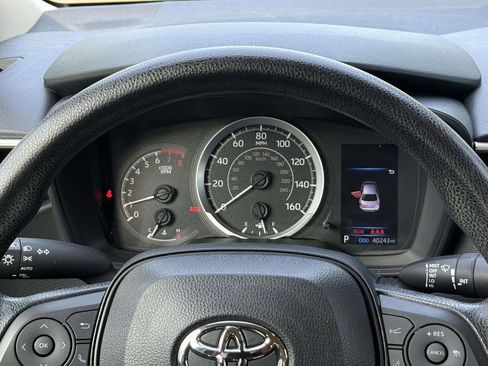 Used 2022 Toyota Corolla LE FWD image 17