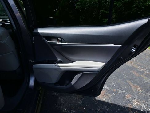 Used 2018 Toyota Camry SE w/ Moonroof Package FWD image 39