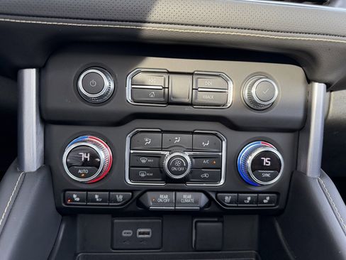 Certified 2023 GMC Yukon SLT w/ SLT Premium Package image 28