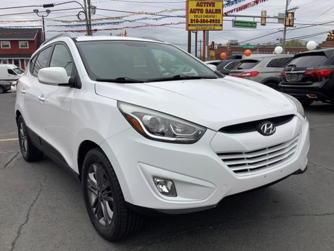 Used 2015 Hyundai Tucson SE AWD/4WD image 1