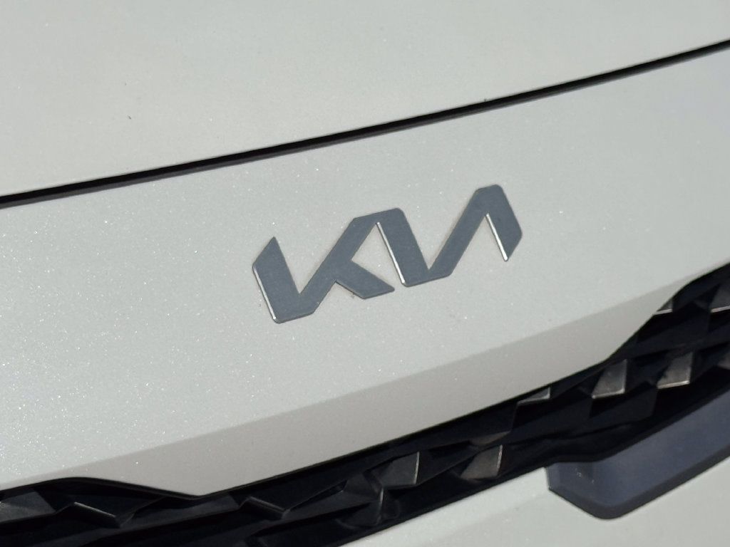 Used 2023 Kia Forte LXS FWD image 11