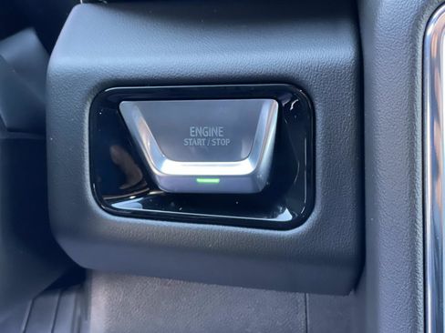 New 2026 GMC Yukon Elevation image 16