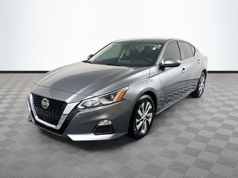 Used 2019 Nissan Altima 2.5 S FWD image 3