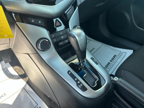 Used 2014 Chevrolet Cruze LT FWD image 20