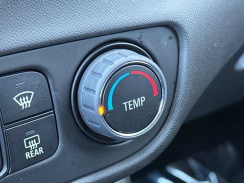 Used 2024 GMC Terrain SLE AWD/4WD image 29