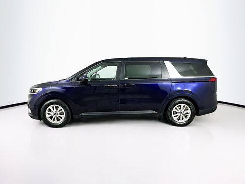 Used 2024 Kia Carnival LX image 4
