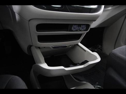 Used 2024 Chrysler Voyager LX image 15
