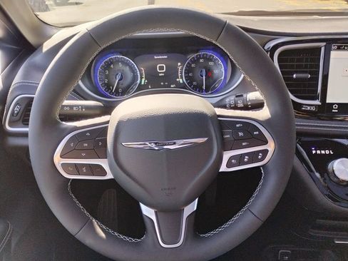 New 2026 Chrysler Pacifica Select image 40