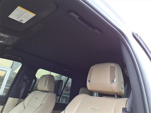 Certified 2023 Cadillac Escalade Premium Luxury image 17