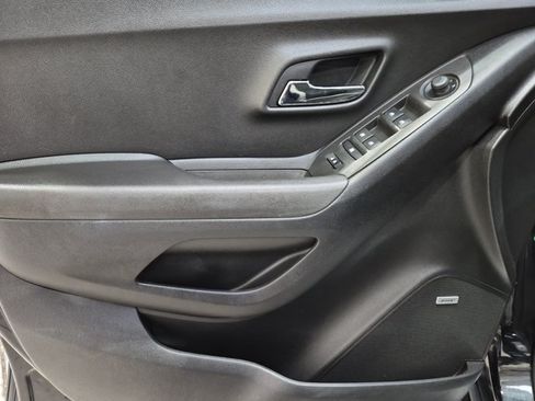 Used 2016 Chevrolet Trax LTZ w/ Midnight Edition AWD/4WD image 27