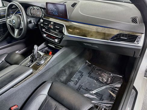 Used 2019 BMW 540i w/ M Sport Package RWD image 30