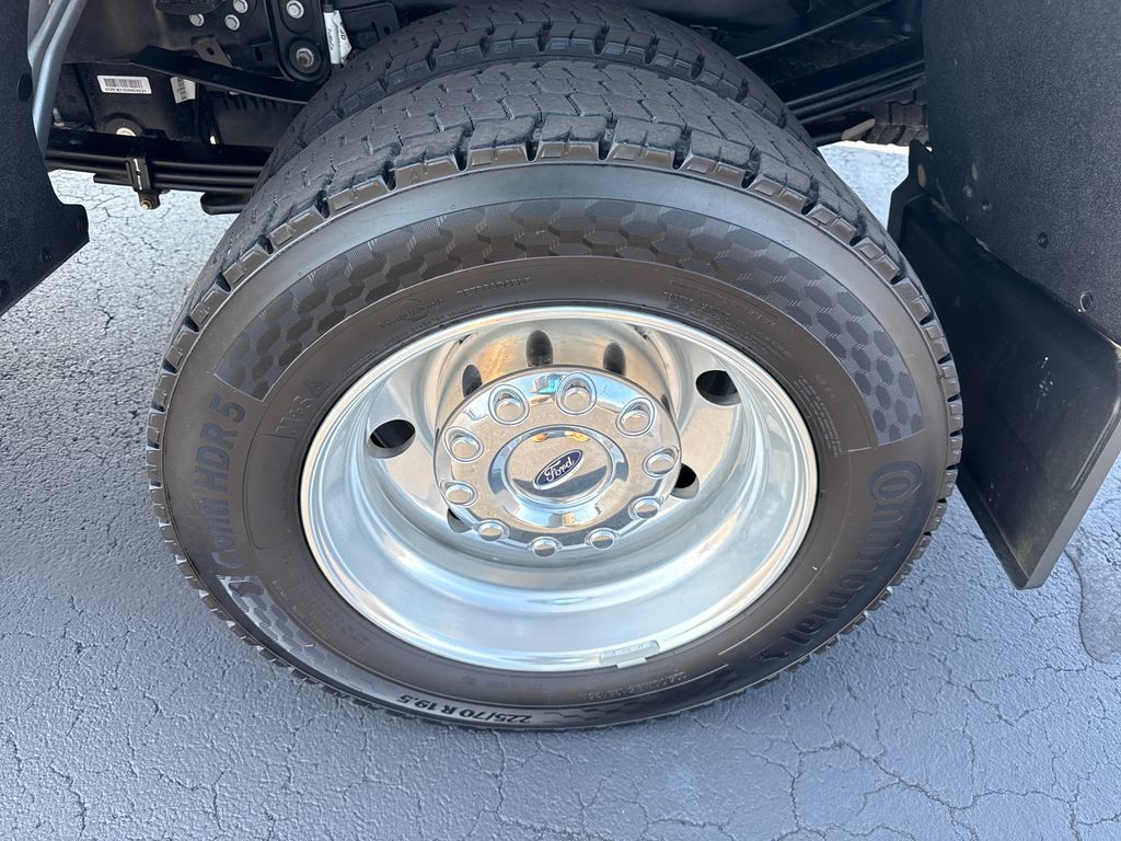 Used 2024 Ford F450 Platinum AWD/4WD image 28