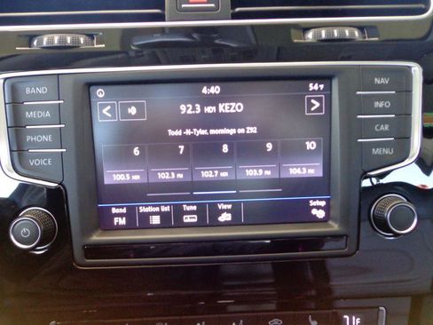 Used 2017 Volkswagen Golf 4-Door image 26