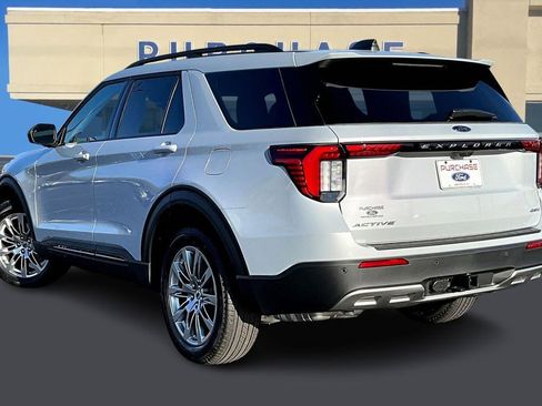 New 2026 Ford Explorer Active w/ Active Comfort Package image 3