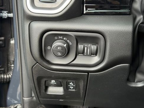 New 2026 RAM 1500 Laramie AWD/4WD image 19
