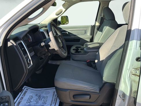 Used 2018 RAM 1500 Classic SLT AWD/4WD image 9